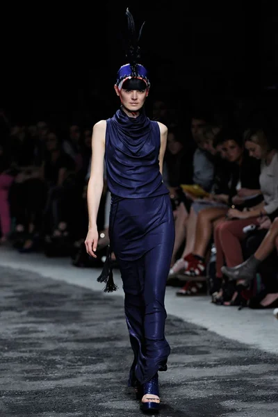 Look 14